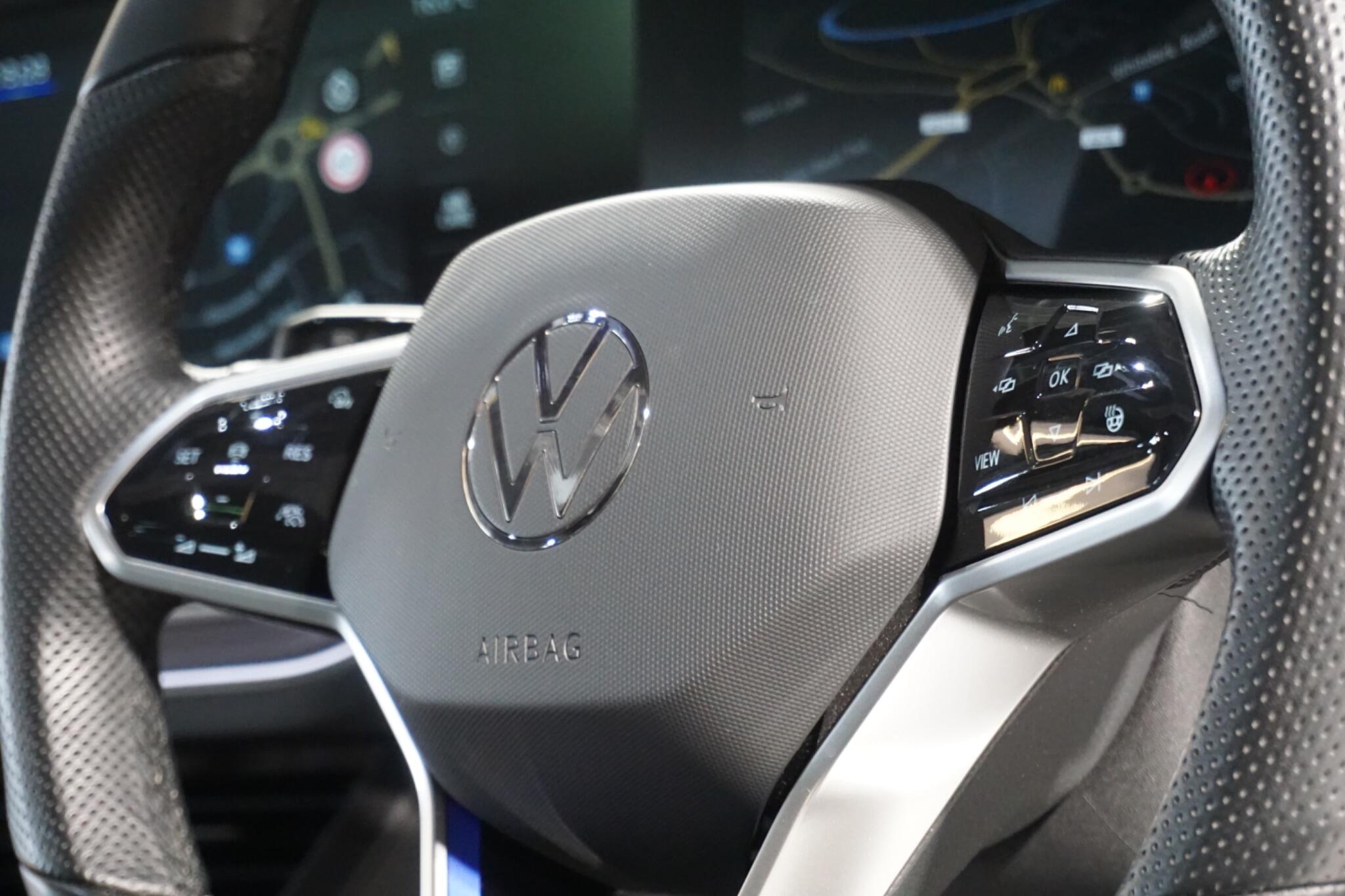 Volkswagen Touareg 3.0 V6 TSI eHybrid 14.3kWh R SUV 5dr Petrol Plug-in Hybrid Tiptronic 4Motion Euro 6 (s/s) (462 ps)